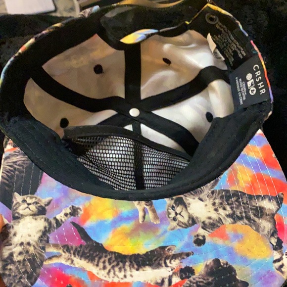 Funky colourful cat hat - Picture 3 of 4